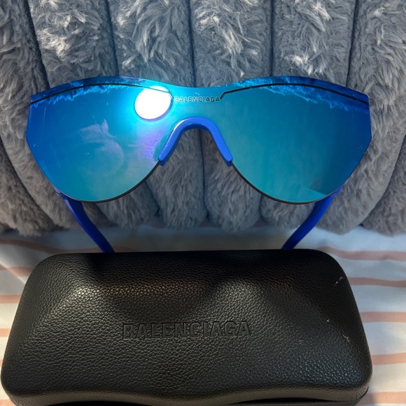 Balenciaga Vibrant Blue Eyewear - Picture 4 of 9